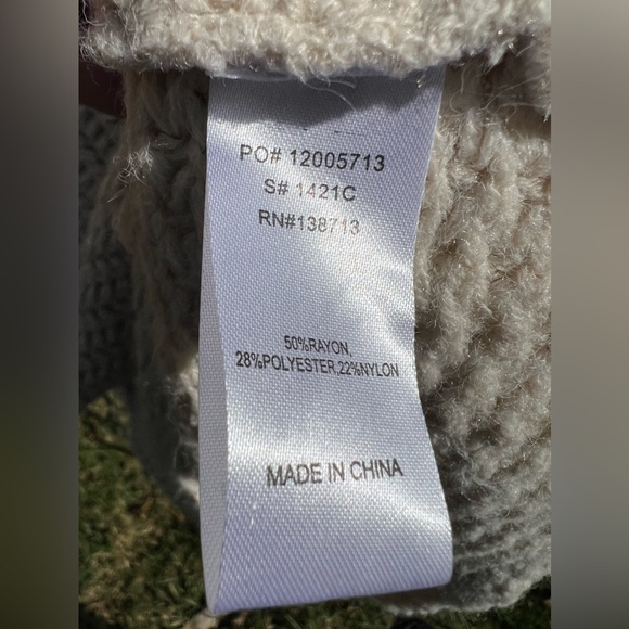 Doe & Rae chunky knit sweater - size Small - Picture 4 of 4